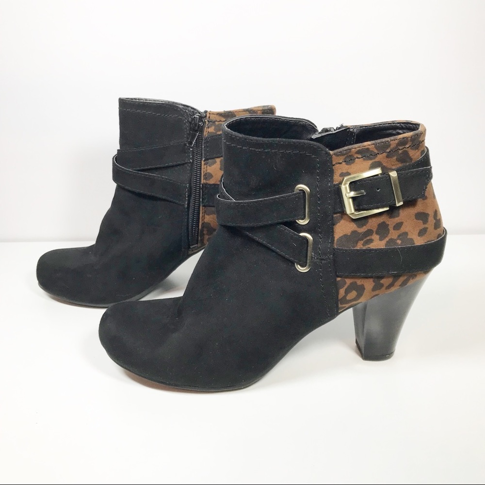 Naturalizer black and leopard buckle ankle booties